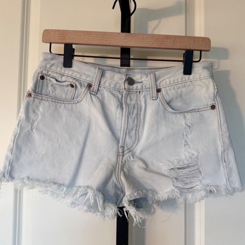 Levis 501 High Rise Light Wash Distressed Denim Shorts 27 Button‎ Fly Frayed Hem
